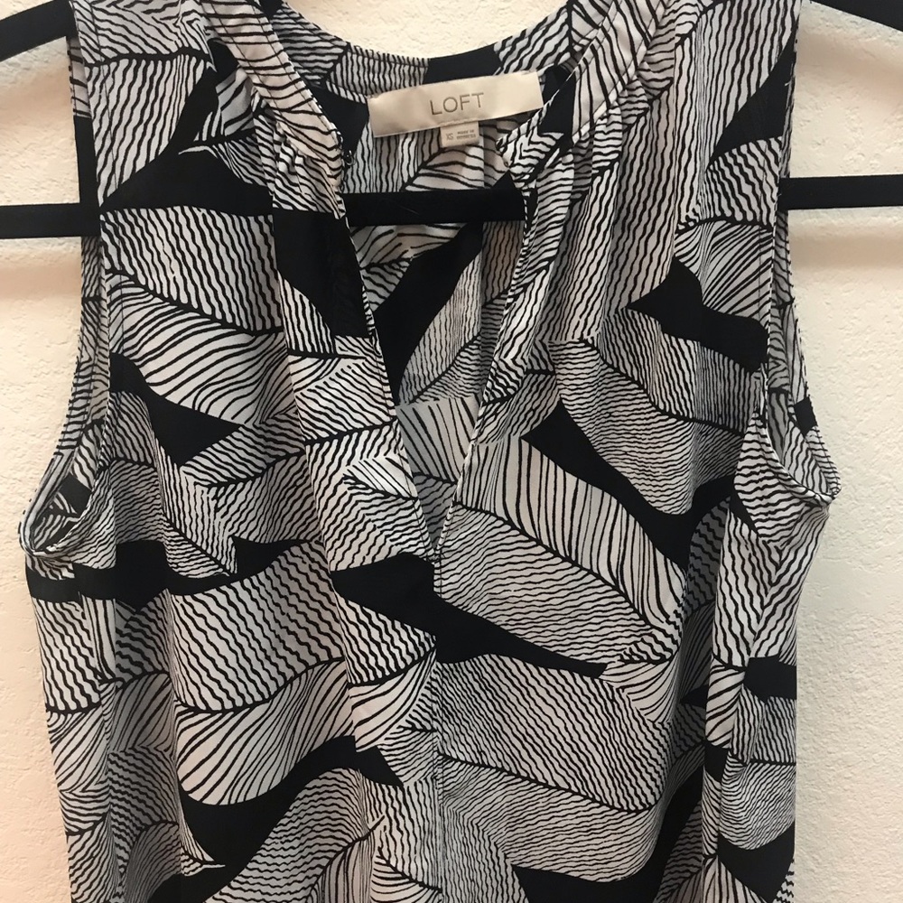 Black and white leaf print top